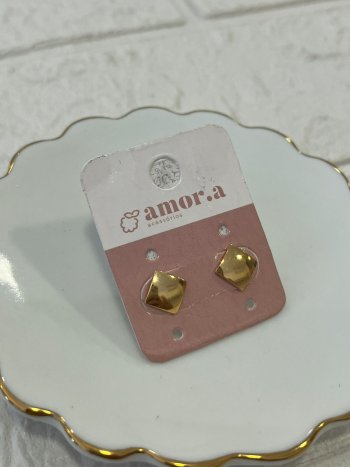BRINCO QUADRADO DOURADO SEMIJOIA